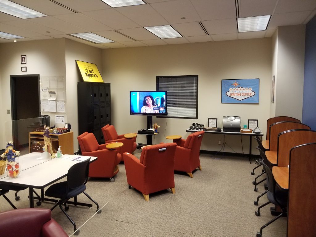 picture of the interior of the Tupelo campus Writing Center 2